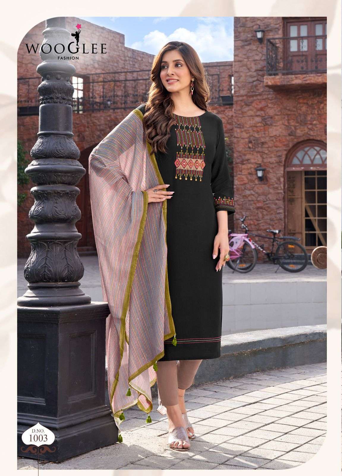 Designer Lucknowi kurti Pant set at Rs.1299/Piece in surat offer by green  leaf fashion